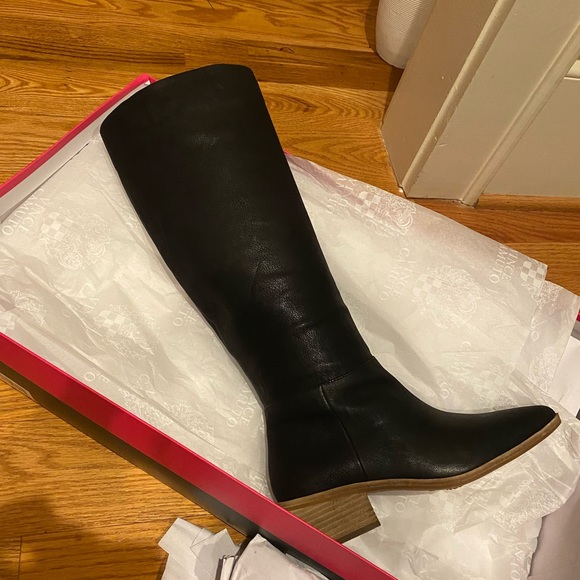 Vince Camuto boots never worn.  Size 8.  Black - Picture 4 of 8